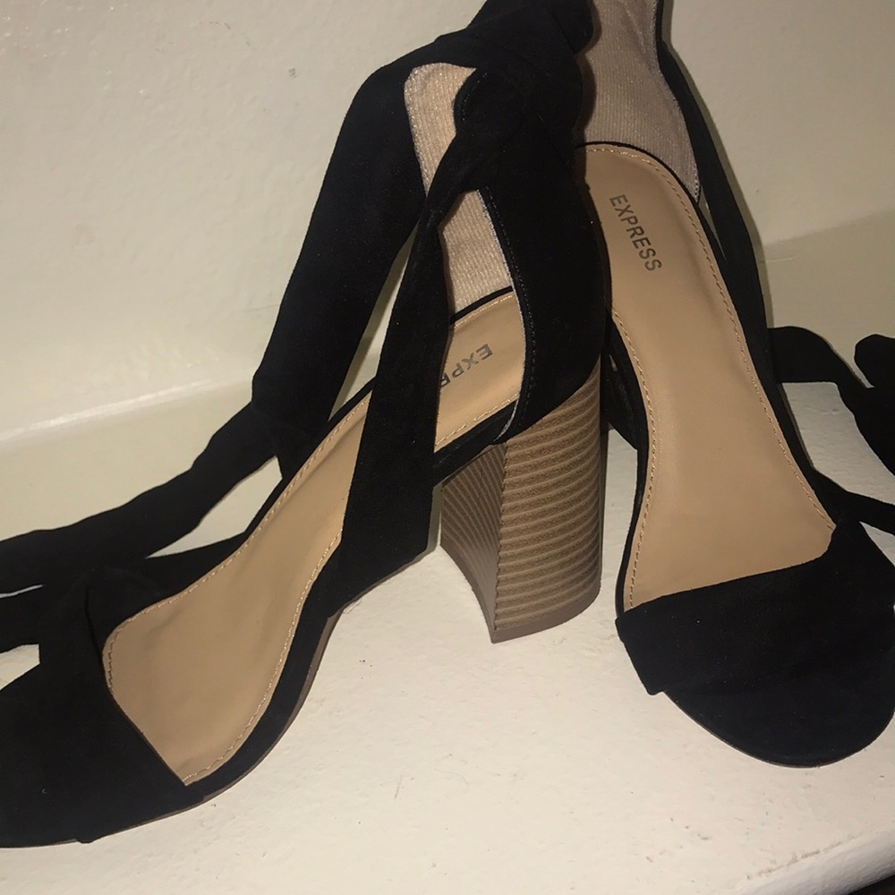 EXPRESS 👠 - Picture 2 of 3